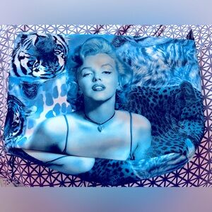 Marilyn Monroe zip top nylon fabric bag.  Large Make-up/cosmetic bag.